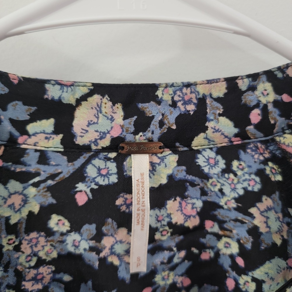 Free People Floral Top Size Small Dainty Dark Romance Feminine Boho Cottage - Picture 4 of 6